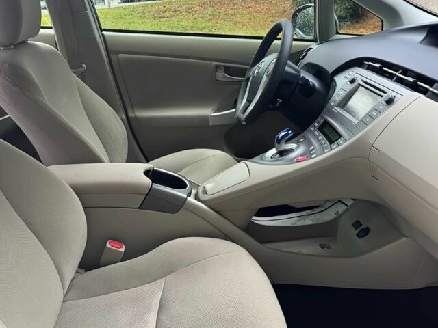 Тойота Приус 2014 в Одессе на Automoto.ua Зеленый Тойота Приус, объемом двигателя 1.8 л и пробегом 81 тыс. км за 12100 $, фото 10 на Automoto.ua