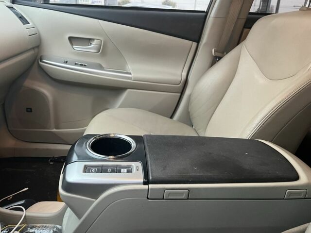 Зеленый Тойота Приус, объемом двигателя 0 л и пробегом 140 тыс. км за 13000 $, фото 4 на Automoto.ua