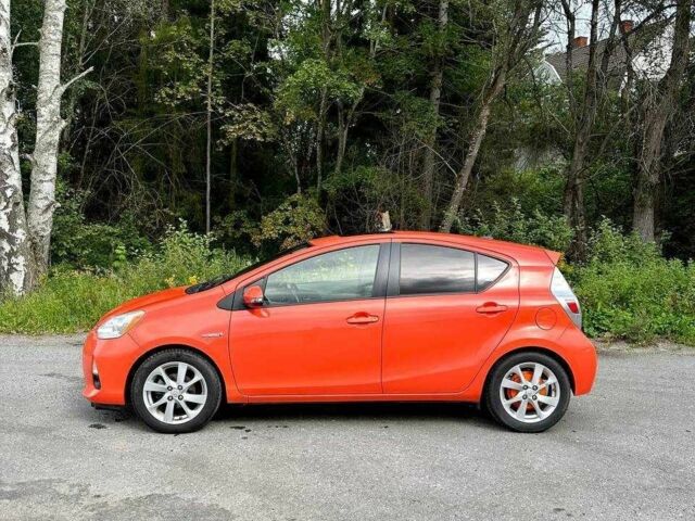 Оранжевый Тойота Приус, объемом двигателя 1.5 л и пробегом 280 тыс. км за 7500 $, фото 1 на Automoto.ua