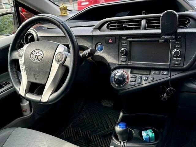 Оранжевый Тойота Приус, объемом двигателя 1.5 л и пробегом 280 тыс. км за 7500 $, фото 9 на Automoto.ua