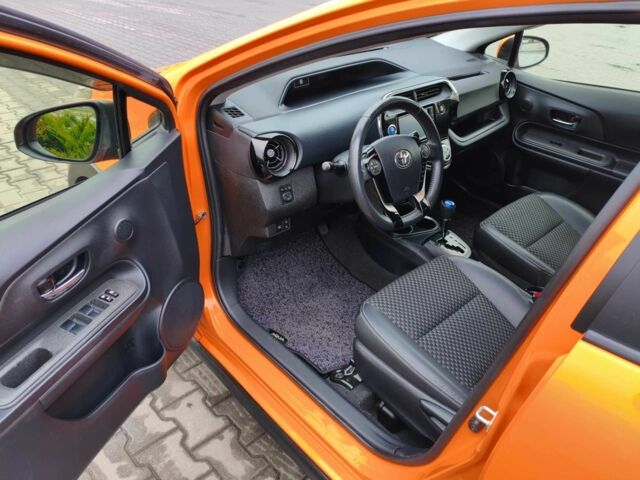 Оранжевый Тойота Приус, объемом двигателя 1.5 л и пробегом 97 тыс. км за 13400 $, фото 7 на Automoto.ua