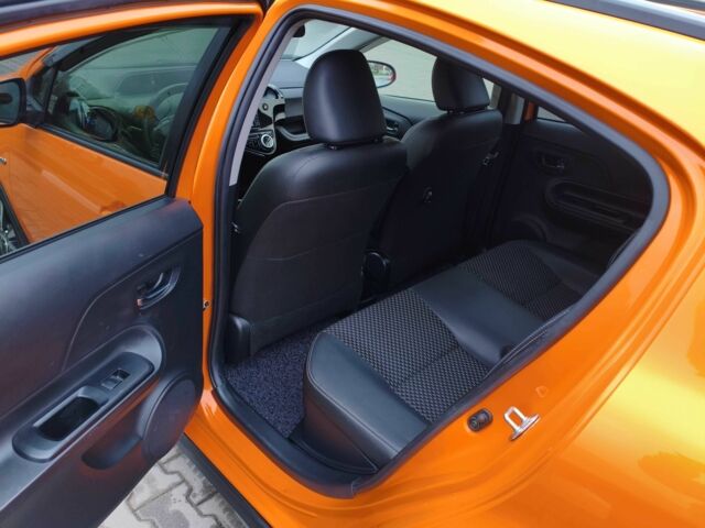 Оранжевый Тойота Приус, объемом двигателя 1.5 л и пробегом 97 тыс. км за 13400 $, фото 8 на Automoto.ua