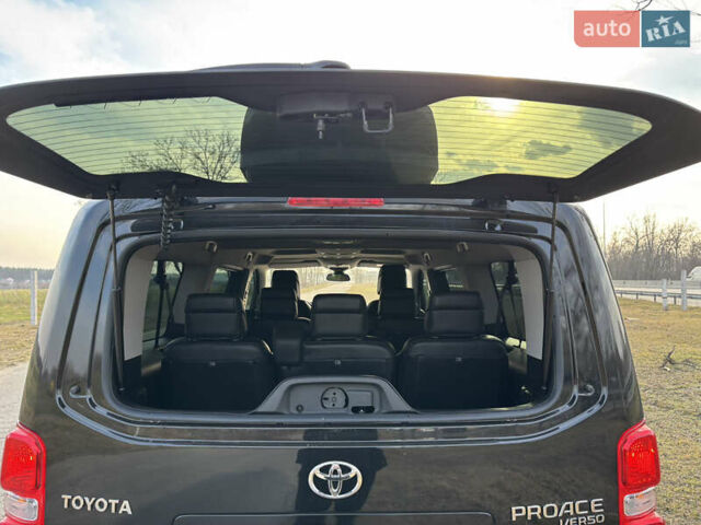 Черный Тойота Proace Verso, объемом двигателя 2 л и пробегом 68 тыс. км за 48000 $, фото 7 на Automoto.ua