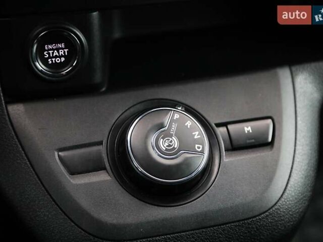 Черный Тойота Proace Verso, объемом двигателя 2 л и пробегом 129 тыс. км за 44000 $, фото 19 на Automoto.ua