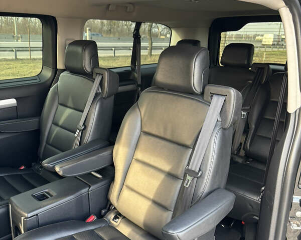 Черный Тойота Proace Verso, объемом двигателя 2 л и пробегом 68 тыс. км за 48000 $, фото 5 на Automoto.ua
