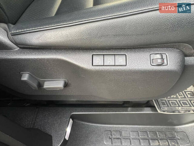 Черный Тойота Proace Verso, объемом двигателя 2 л и пробегом 46 тыс. км за 48500 $, фото 26 на Automoto.ua