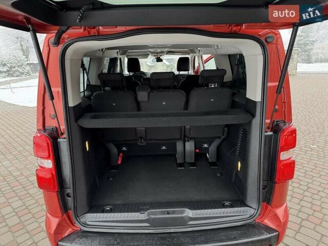 Красный Тойота Proace Verso, объемом двигателя 2 л и пробегом 77 тыс. км за 35800 $, фото 20 на Automoto.ua
