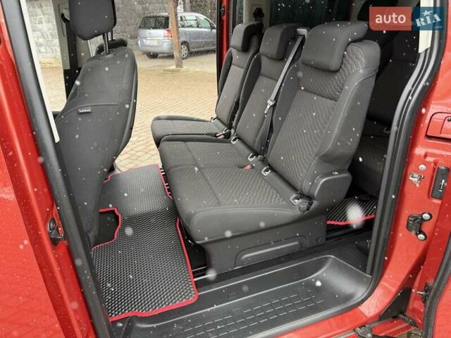 Красный Тойота Proace Verso, объемом двигателя 2 л и пробегом 77 тыс. км за 35800 $, фото 13 на Automoto.ua