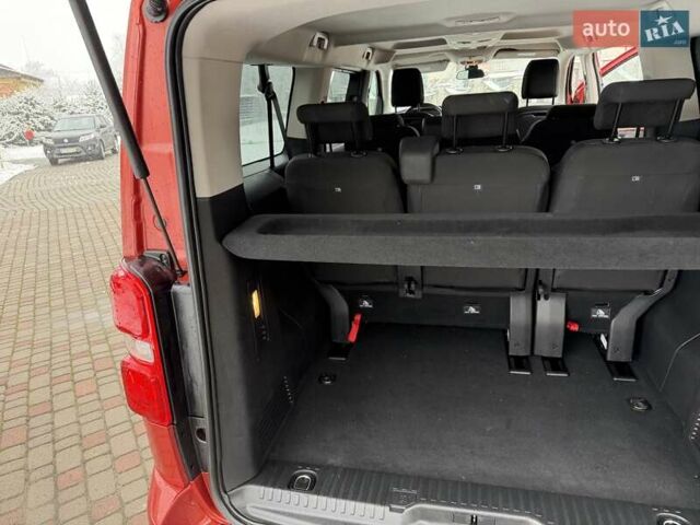 Красный Тойота Proace Verso, объемом двигателя 2 л и пробегом 77 тыс. км за 35800 $, фото 21 на Automoto.ua