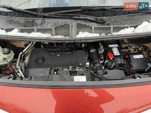 Красный Тойота Proace Verso, объемом двигателя 2 л и пробегом 77 тыс. км за 35800 $, фото 28 на Automoto.ua