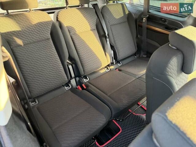 Красный Тойота Proace Verso, объемом двигателя 2 л и пробегом 77 тыс. км за 35800 $, фото 14 на Automoto.ua