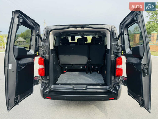 Серый Тойота Proace Verso, объемом двигателя 2 л и пробегом 47 тыс. км за 39500 $, фото 22 на Automoto.ua