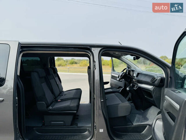 Серый Тойота Proace Verso, объемом двигателя 2 л и пробегом 47 тыс. км за 39500 $, фото 14 на Automoto.ua