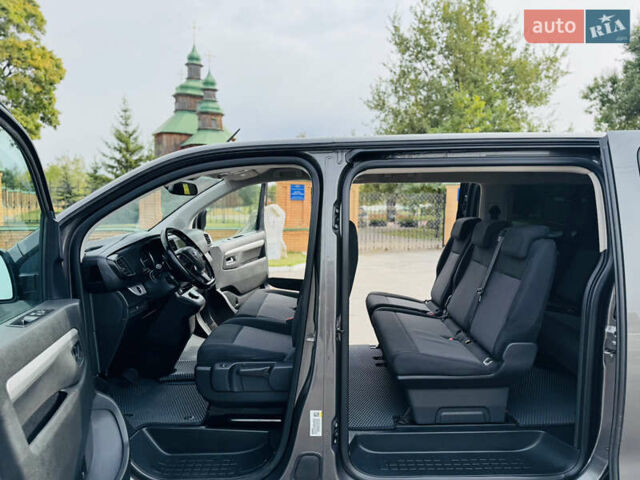 Серый Тойота Proace Verso, объемом двигателя 2 л и пробегом 47 тыс. км за 39500 $, фото 15 на Automoto.ua