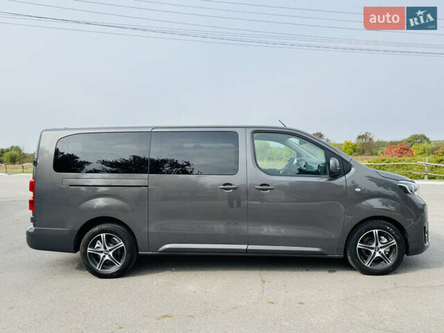 Серый Тойота Proace Verso, объемом двигателя 2 л и пробегом 47 тыс. км за 39500 $, фото 2 на Automoto.ua