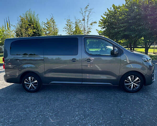 Серый Тойота Proace Verso, объемом двигателя 2 л и пробегом 60 тыс. км за 41000 $, фото 7 на Automoto.ua