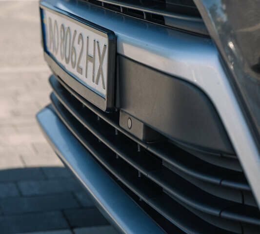 Серый Тойота Proace Verso, объемом двигателя 2 л и пробегом 229 тыс. км за 35000 $, фото 71 на Automoto.ua