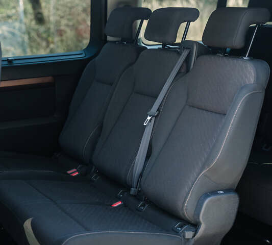 Серый Тойота Proace Verso, объемом двигателя 2 л и пробегом 229 тыс. км за 35000 $, фото 41 на Automoto.ua