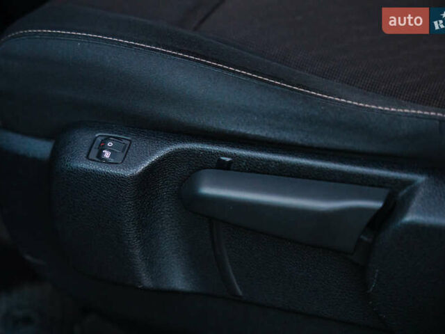 Серый Тойота Proace Verso, объемом двигателя 2 л и пробегом 313 тыс. км за 35000 $, фото 37 на Automoto.ua