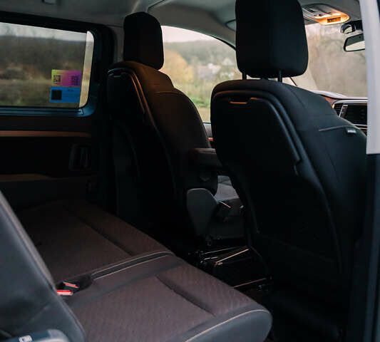 Серый Тойота Proace Verso, объемом двигателя 2 л и пробегом 313 тыс. км за 35000 $, фото 50 на Automoto.ua