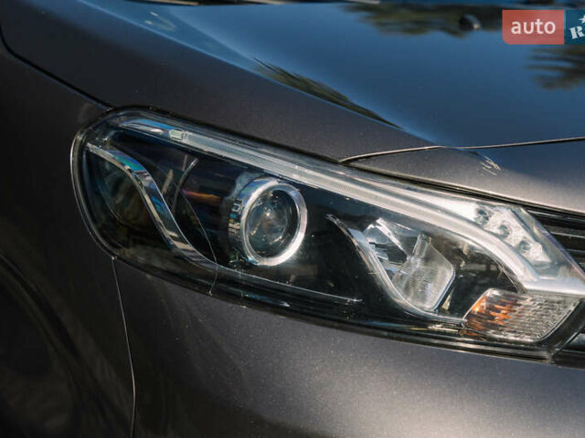 Серый Тойота Proace Verso, объемом двигателя 2 л и пробегом 229 тыс. км за 35000 $, фото 20 на Automoto.ua