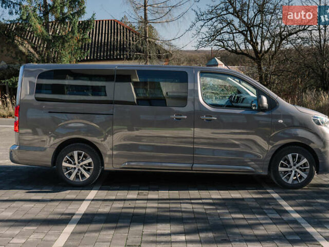 Серый Тойота Proace Verso, объемом двигателя 2 л и пробегом 229 тыс. км за 35000 $, фото 7 на Automoto.ua