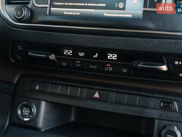 Серый Тойота Proace Verso, объемом двигателя 2 л и пробегом 229 тыс. км за 35000 $, фото 58 на Automoto.ua