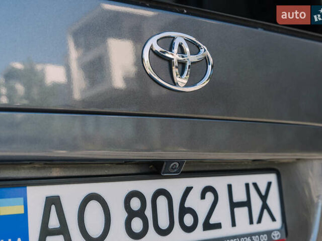 Серый Тойота Proace Verso, объемом двигателя 2 л и пробегом 229 тыс. км за 32000 $, фото 13 на Automoto.ua