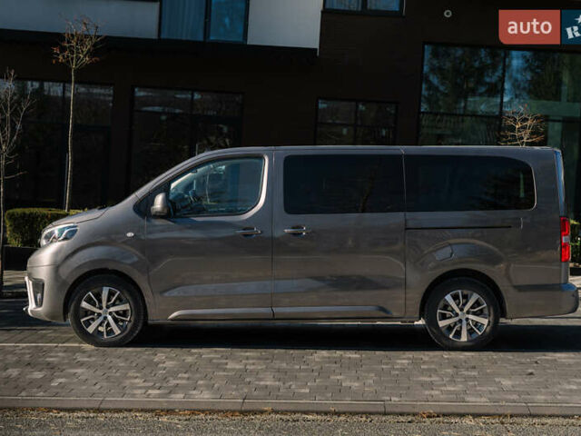 Серый Тойота Proace Verso, объемом двигателя 2 л и пробегом 229 тыс. км за 35000 $, фото 3 на Automoto.ua