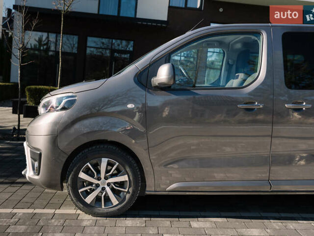 Серый Тойота Proace Verso, объемом двигателя 2 л и пробегом 229 тыс. км за 35000 $, фото 17 на Automoto.ua