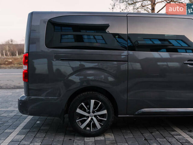 Серый Тойота Proace Verso, объемом двигателя 2 л и пробегом 313 тыс. км за 35000 $, фото 10 на Automoto.ua