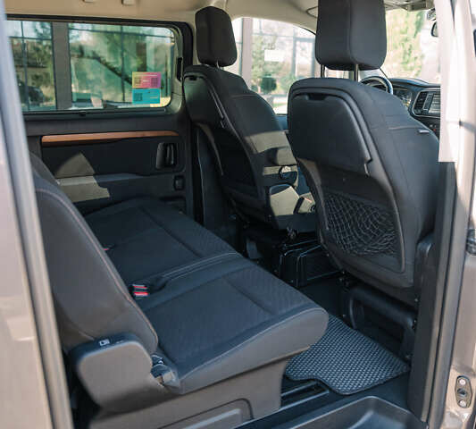 Серый Тойота Proace Verso, объемом двигателя 2 л и пробегом 229 тыс. км за 35000 $, фото 46 на Automoto.ua