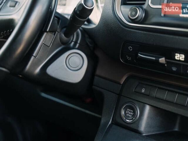 Серый Тойота Proace Verso, объемом двигателя 2 л и пробегом 229 тыс. км за 35000 $, фото 57 на Automoto.ua