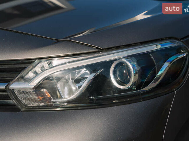 Серый Тойота Proace Verso, объемом двигателя 2 л и пробегом 229 тыс. км за 35000 $, фото 19 на Automoto.ua