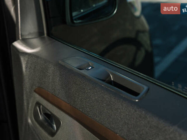 Серый Тойота Proace Verso, объемом двигателя 2 л и пробегом 229 тыс. км за 35000 $, фото 49 на Automoto.ua