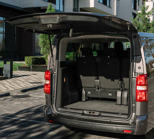 Серый Тойота Proace Verso, объемом двигателя 2 л и пробегом 229 тыс. км за 35000 $, фото 66 на Automoto.ua