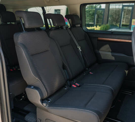 Серый Тойота Proace Verso, объемом двигателя 2 л и пробегом 229 тыс. км за 35000 $, фото 47 на Automoto.ua