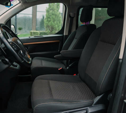 Сірий Тойота Proace Verso, об'ємом двигуна 2 л та пробігом 234 тис. км за 35000 $, фото 34 на Automoto.ua