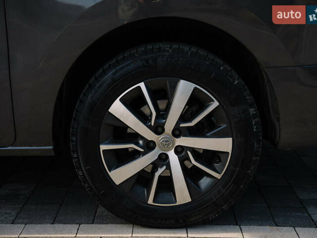 Сірий Тойота Proace Verso, об'ємом двигуна 2 л та пробігом 212 тис. км за 38000 $, фото 10 на Automoto.ua