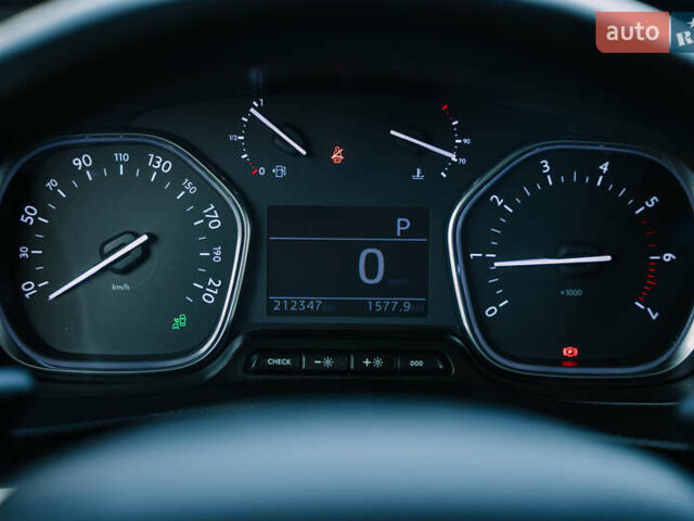 Сірий Тойота Proace Verso, об'ємом двигуна 2 л та пробігом 212 тис. км за 38000 $, фото 32 на Automoto.ua