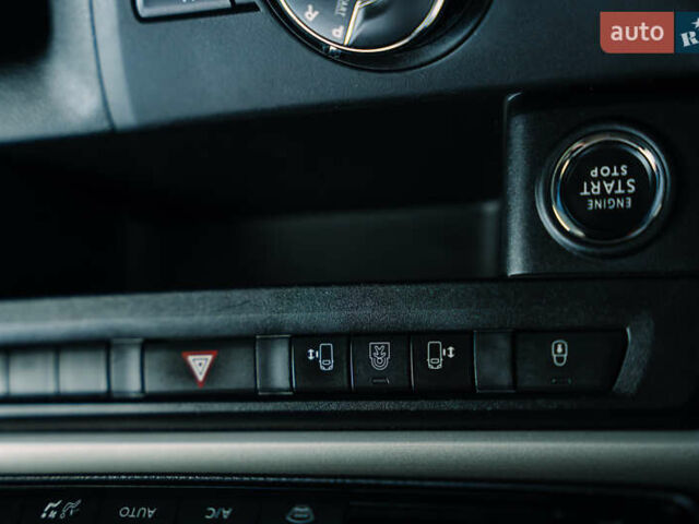 Сірий Тойота Proace Verso, об'ємом двигуна 2 л та пробігом 212 тис. км за 38000 $, фото 35 на Automoto.ua