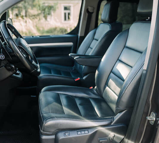 Сірий Тойота Proace Verso, об'ємом двигуна 2 л та пробігом 212 тис. км за 38000 $, фото 31 на Automoto.ua