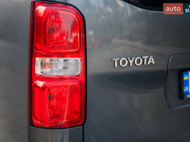 Сірий Тойота Proace Verso, об'ємом двигуна 2 л та пробігом 212 тис. км за 38000 $, фото 23 на Automoto.ua