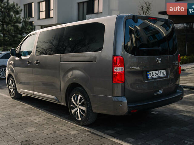 Сірий Тойота Proace Verso, об'ємом двигуна 2 л та пробігом 212 тис. км за 38000 $, фото 3 на Automoto.ua