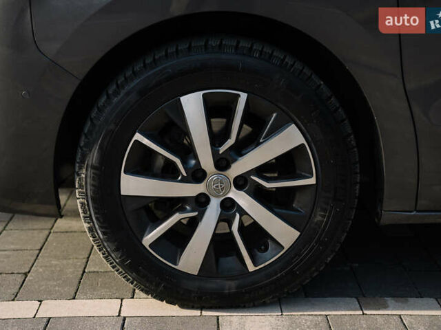 Сірий Тойота Proace Verso, об'ємом двигуна 2 л та пробігом 212 тис. км за 38000 $, фото 9 на Automoto.ua