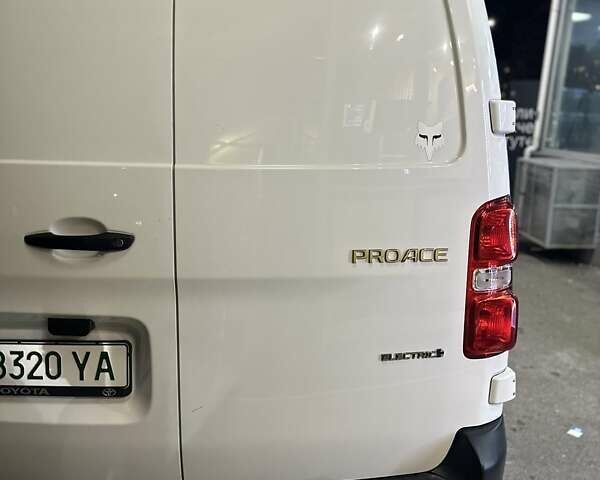 Белый Тойота Proace, объемом двигателя 0 л и пробегом 30 тыс. км за 16950 $, фото 8 на Automoto.ua