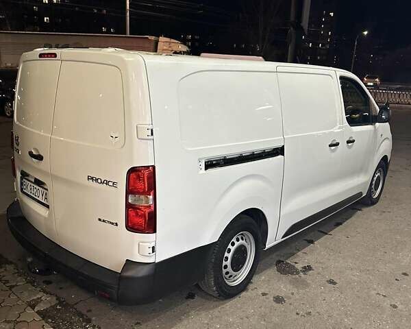Белый Тойота Proace, объемом двигателя 0 л и пробегом 30 тыс. км за 16950 $, фото 6 на Automoto.ua