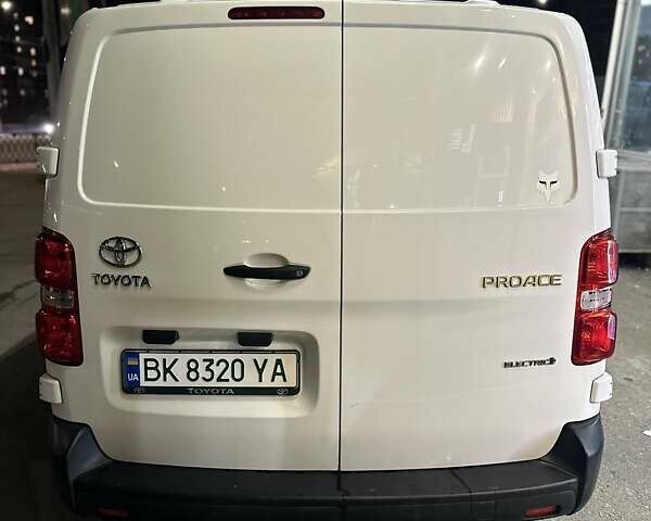 Белый Тойота Proace, объемом двигателя 0 л и пробегом 30 тыс. км за 16950 $, фото 5 на Automoto.ua
