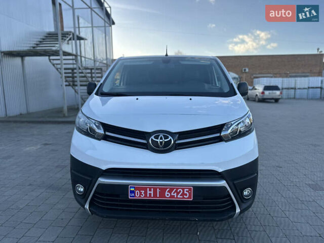 Белый Тойота Proace, объемом двигателя 0 л и пробегом 100 тыс. км за 19900 $, фото 1 на Automoto.ua