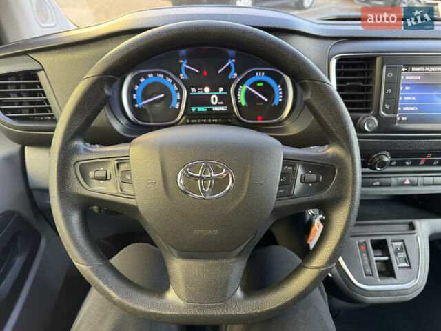 Білий Тойота Proace, об'ємом двигуна 0 л та пробігом 176 тис. км за 18999 $, фото 11 на Automoto.ua